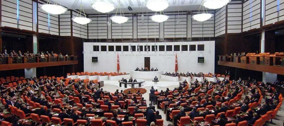 39 vekil CHP'den ayrıldı