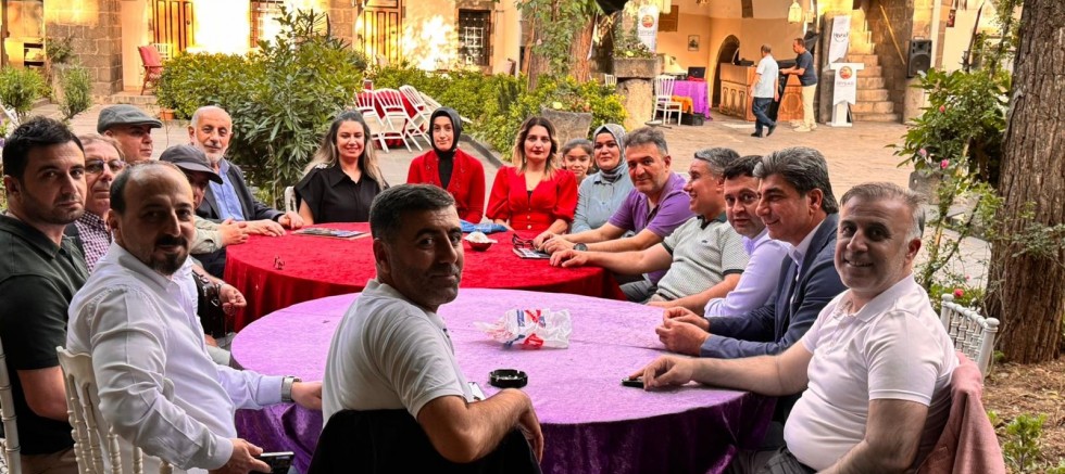 Diyşad’tan okur-yazar buluşması, şiir ve müzik dinletisi