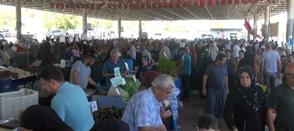 Pazarcı esnafı: Hem biz hem de vatandaş mağdur
