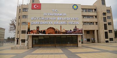 Diyarbakır'da Belediye Meclis Üyelerininde  Halktan  Akpartiye Kırmızı kart 