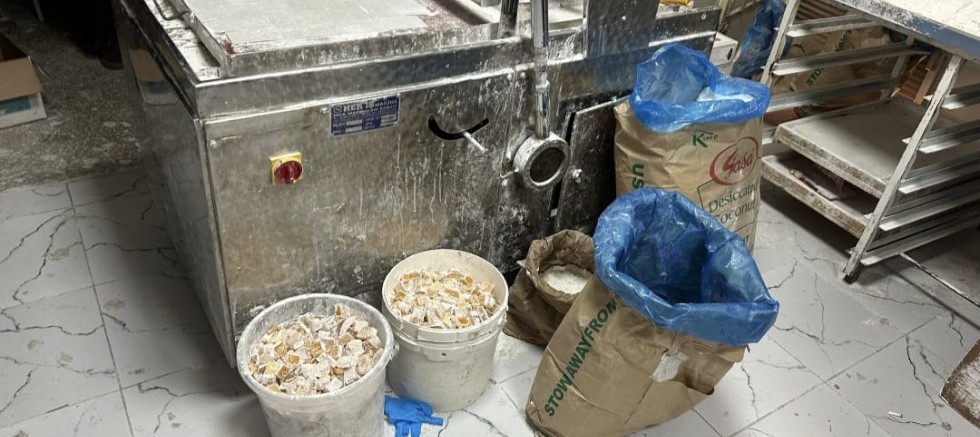 1 ton lokuma el konuldu ruhsatsız işletme mühürlendi