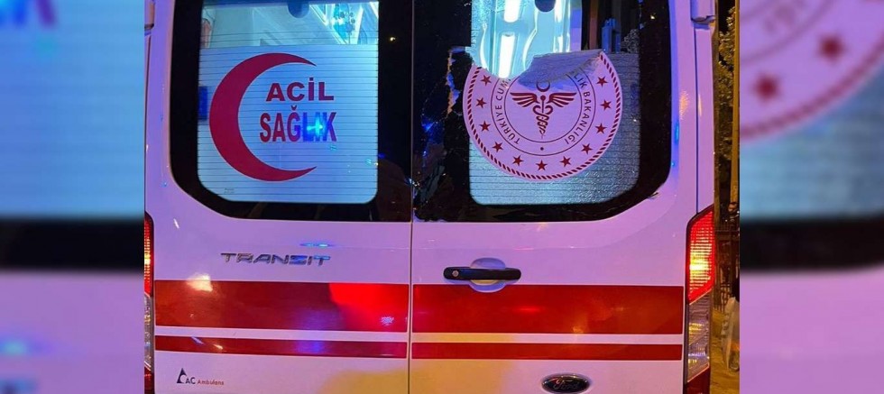112 ambulanslarına 60'ıncı kez saldırıda bulunan şahıs ruh sağlığı hastanesine sevk edildi