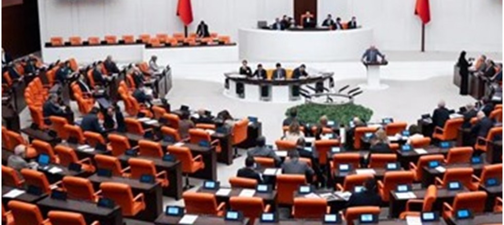 15 yaş altı sosyal medya yasağı: İlk 6 madde Meclis'ten geçti