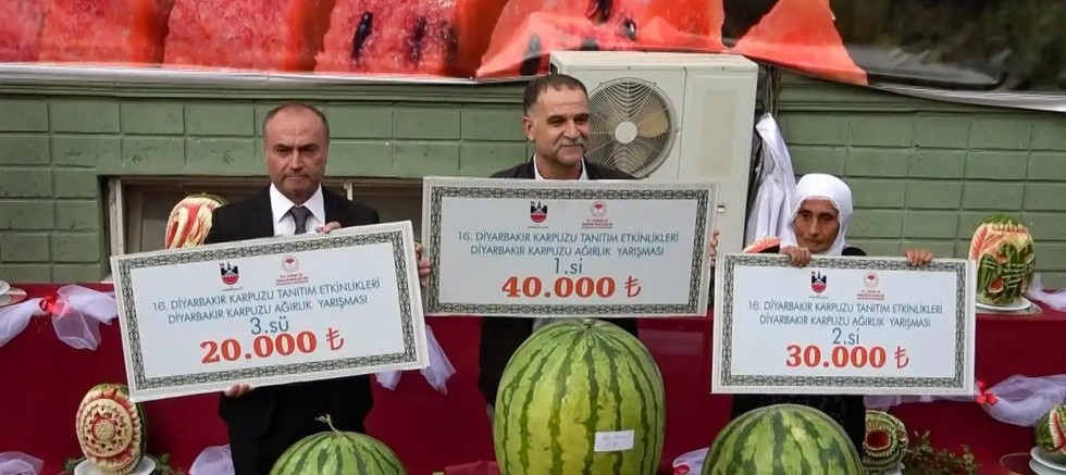 16. Diyarbakır Kültür ve Karpuz Tanıtım Etkinlikleri'nde 47 kilo 900 gramlık karpuz birinci oldu