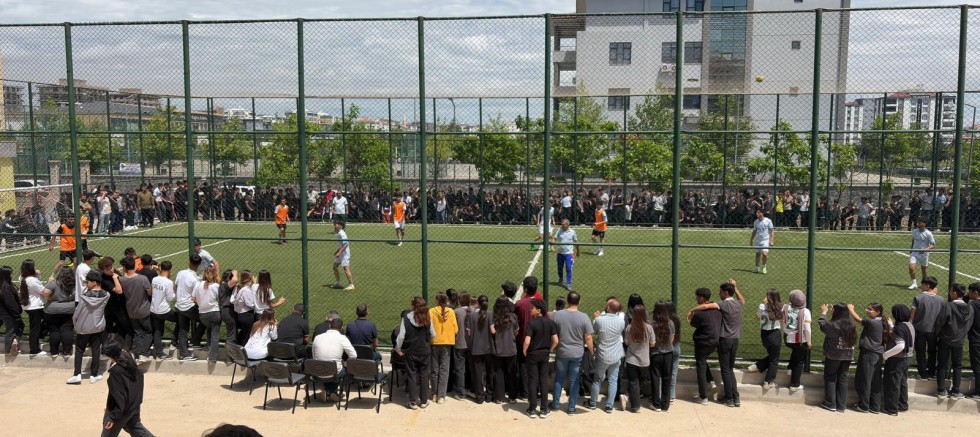 19 Mayıs Atatürk'ü Anma, Gençlik ve Spor Bayramı Coşkusu Mehmetçik Anadolu Lisesinde Yaşandı