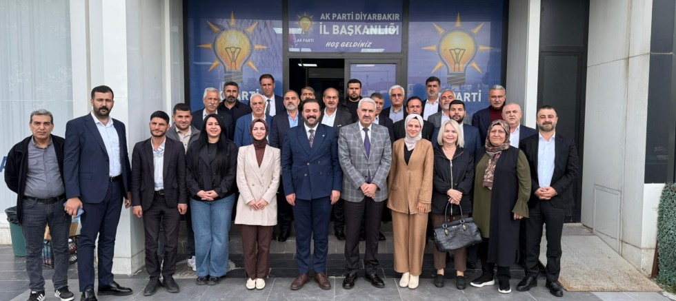 27 Nisan E-Muhtırası Demokrasiye Vurulmuş Bir Darbedir