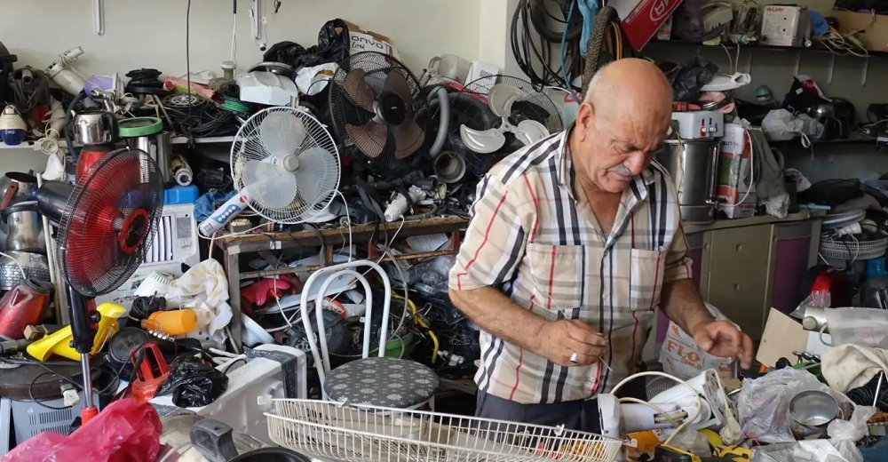 45 yıllık emekli tamir ustası: Geçinemediğim için hâlâ çalışıyorum
