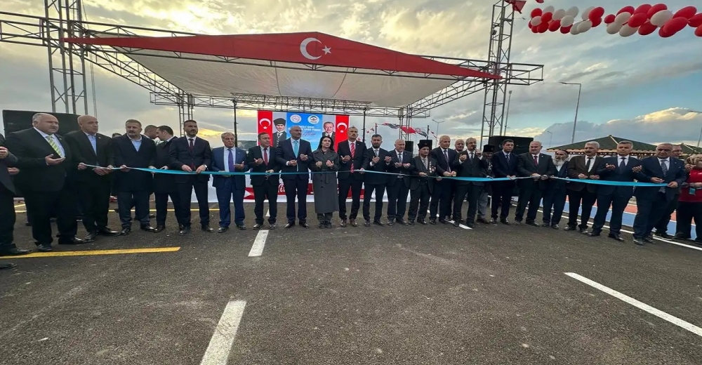 Ağrı'da asfalt plenti, doğal gaz tesisleri ve 40 araçlık yeni filo hizmete açıldı