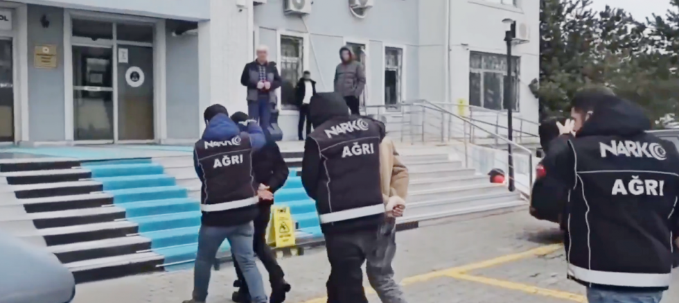 Ağrı'da uyuşturucu operasyonu: 7'si yabancı uyruklu 8 tutuklama
