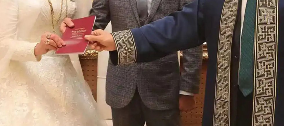 Aile ve Gençlik Fonu kapsamında Nisan ayında 935,4 milyon lira ödeme yapıldı