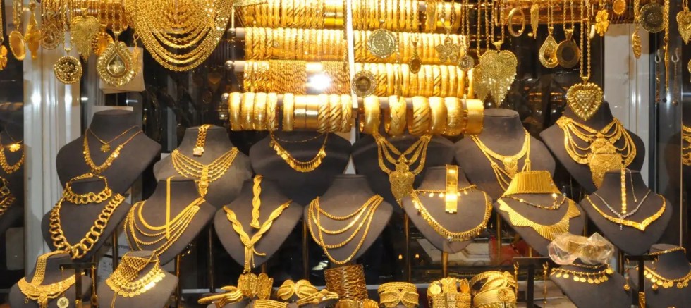 Altında yeni rekor: Ons 4 bin 242 doları, gram 5 bin 707 TL’yi gördü