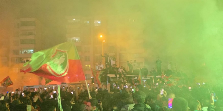 Amedspor 16 yıl sonra Süper Lig’e yükseldi: Taraftarlar sokaklarda coşkuyla kutladı