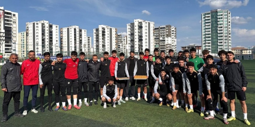 Amedspor’un  U19 takımına Demirtaş  Sürprizi!