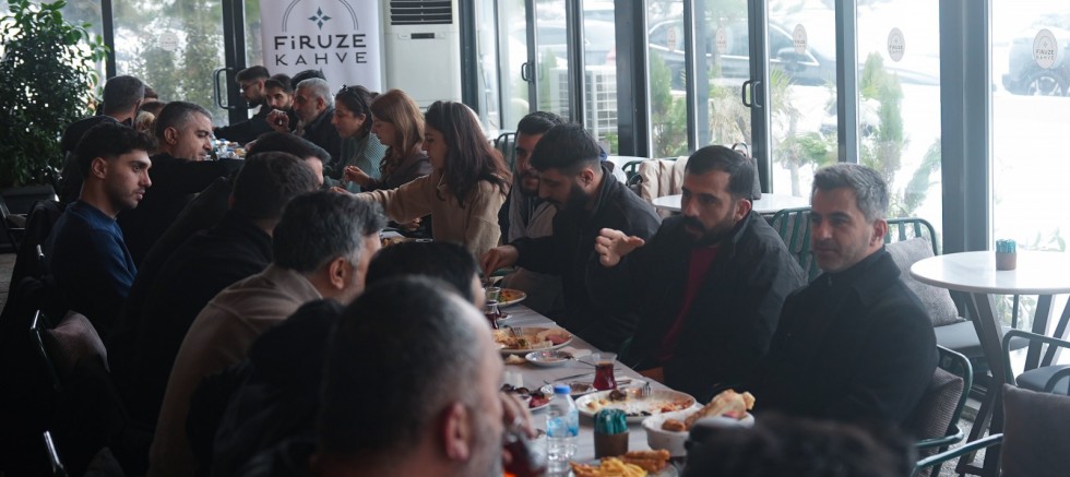 Amedspor yönetimi taraftar gruplarına Kahvaltı verdi 