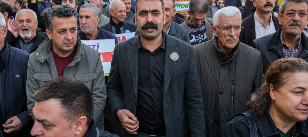 ANADİL İÇİN YÜRÜDÜLER