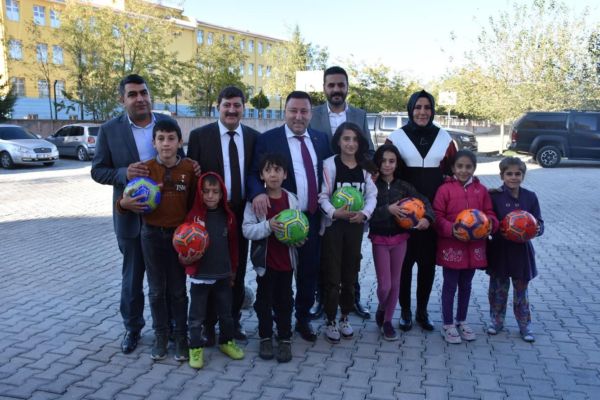 BAĞLAR BELEDİYESİ’NDEN KELEBEK  HASTASI KARDEŞLERE DESTEK