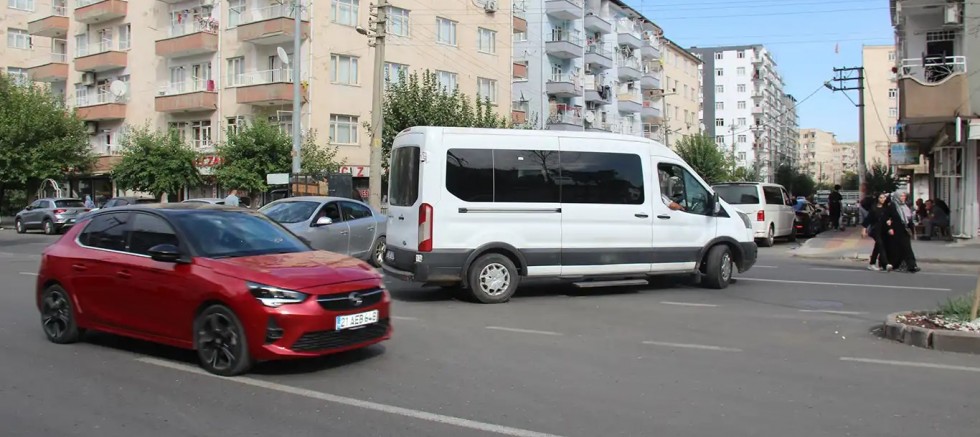 Bağlar da Işıksız kavşakta kazalar bitmiyor