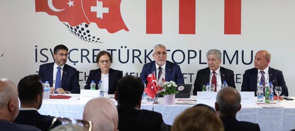Bakan Işıkhan, İsviçre'de Türkiye'den STK temsilcileriyle bir araya geldi