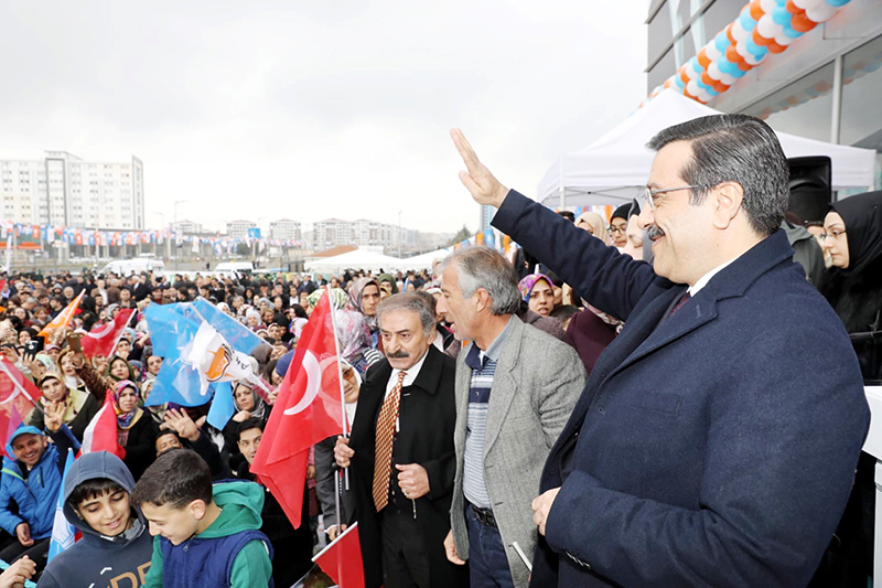 BAŞKAN ADAYINDAN BİNLERCE KİŞİYLE SEÇİM BÜROSU AÇILIŞI 