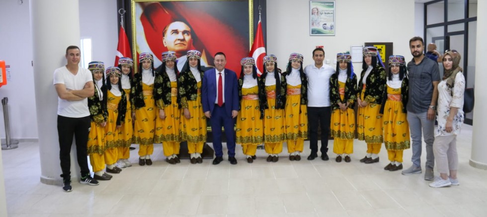 BAŞKAN BEYOĞLU'NDAN TÜRKİYE FİNALLERİNE KATILACAK FOLKLOR EKİBİNE DESTEK