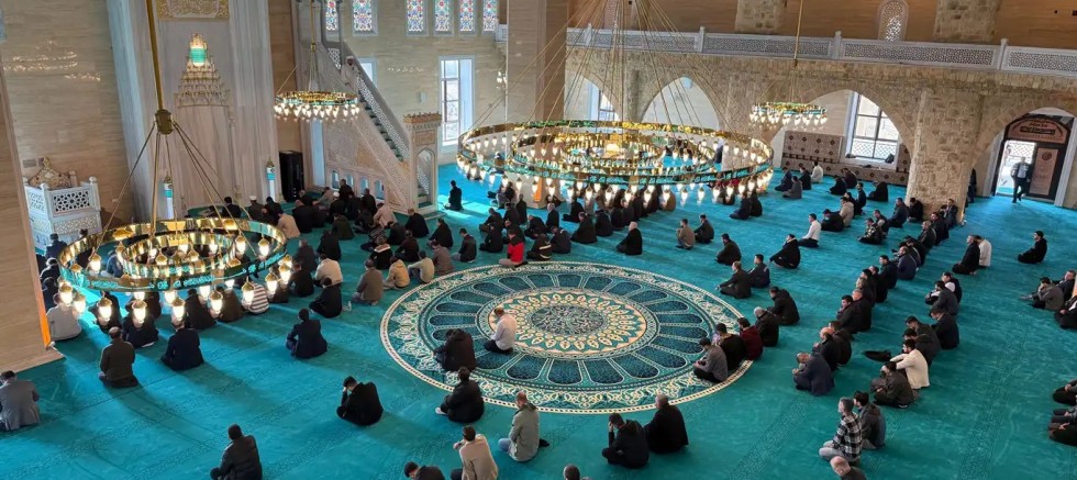 Batman'da Üniversite Camii ibadete açıldı