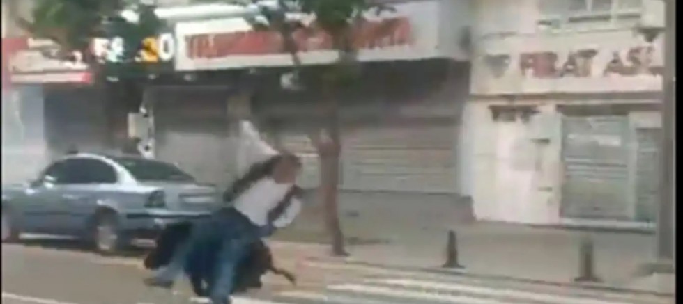 Batman'da yaban domuzu şehir merkezine indi: Bir kişi yaralandı