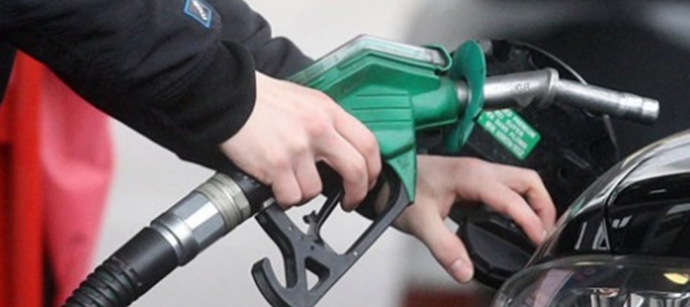 Benzine 80 kuruş zam yapıldı