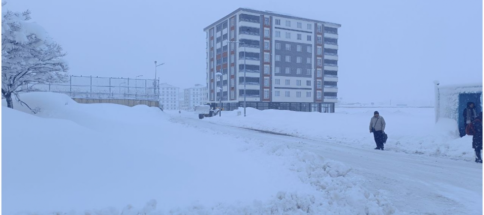 Bitlis’te hayat durdu, 304 köy yolu ulaşıma kapandı