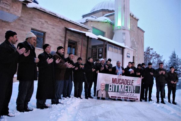 BİTLİSLİLER KUDÜS MÜFTÜSÜNE DESTEK  İÇİN SABAH NAMAZINDA BULUŞTU