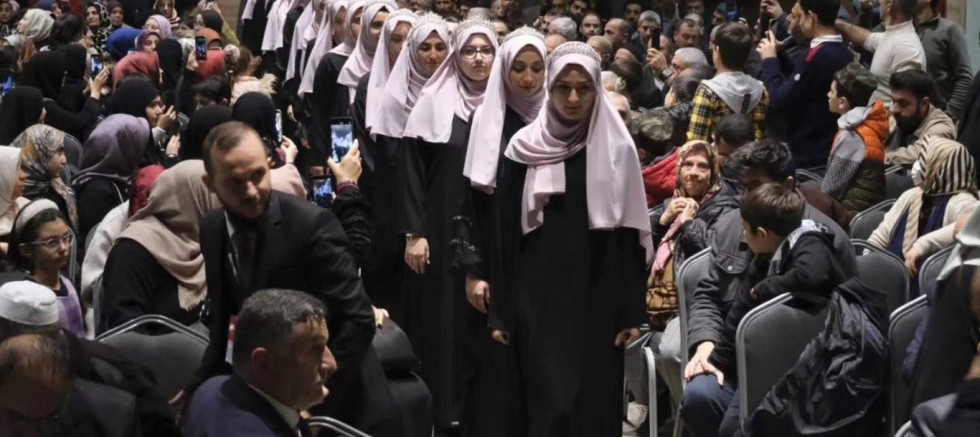 Bursa’da hafızlığını tamamlayan 59 öğrenci için  tören yapıldı