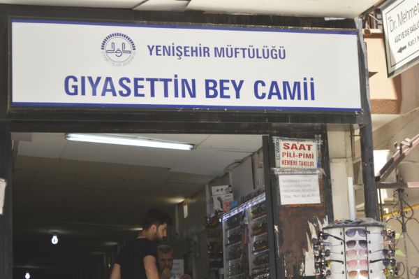 “CAMİLER ALLAH’IN EVİDİR KAPATILAMAZ”