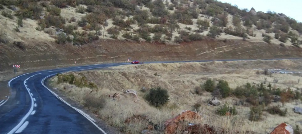 Çermik-Çüngüş yolu genişletme çalışması 2 yıldır tamamlanmayı bekliyor