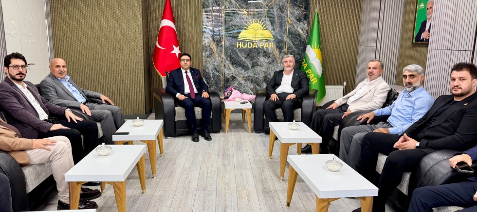 CHP Diyarbakır İl Başkanı Eke’den HÜDA PAR’a ziyaret