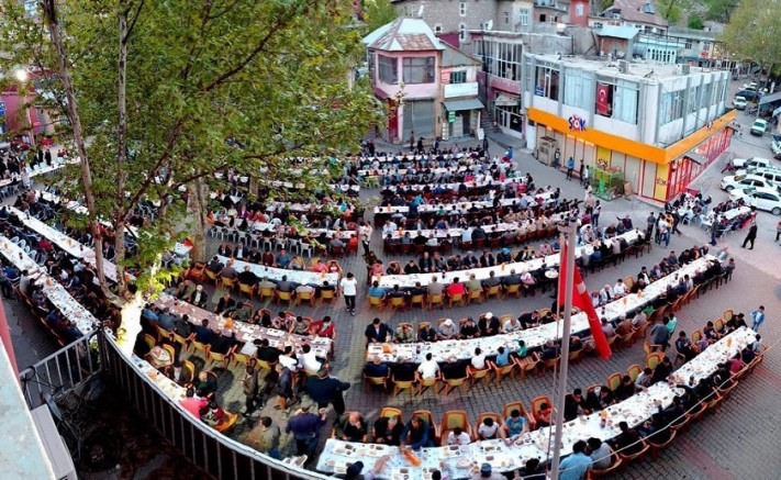 Çüngüş’te Halk ve Devleti buluşturan iftar!