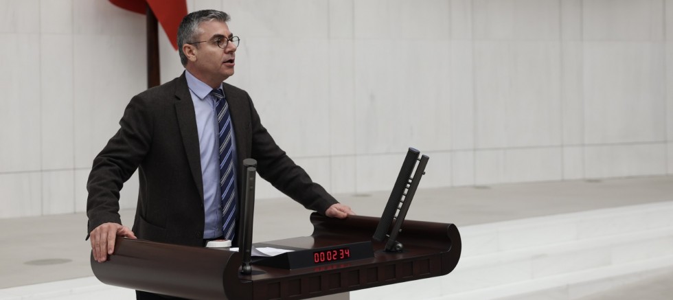DEM Partili Heval Bozdağ’dan Bakan Ersoy’a “Kürtçe Yazma Eserler” Soruları