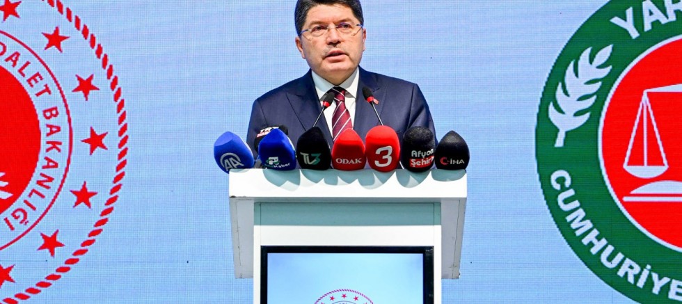 Deprem yargılamalarında 2 bin 673 kişi hakkında dava açıldı