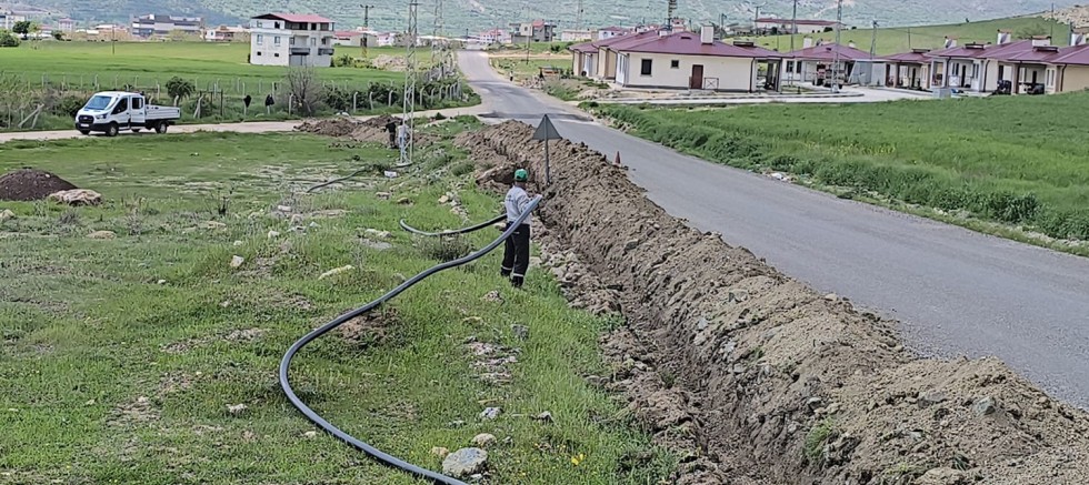 DİSKİ, Dicle ve Hani’de kırsal mahallelerin içme suyu hattını genişletti