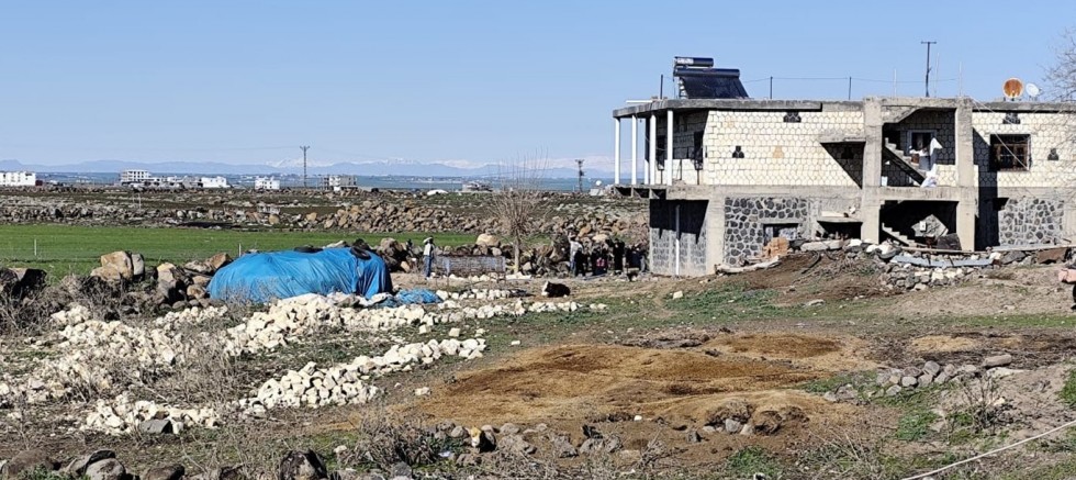 Diyarbakır'a kaynağı bilinmeyen bir cisim düştü: Uzman ekipler incelemede