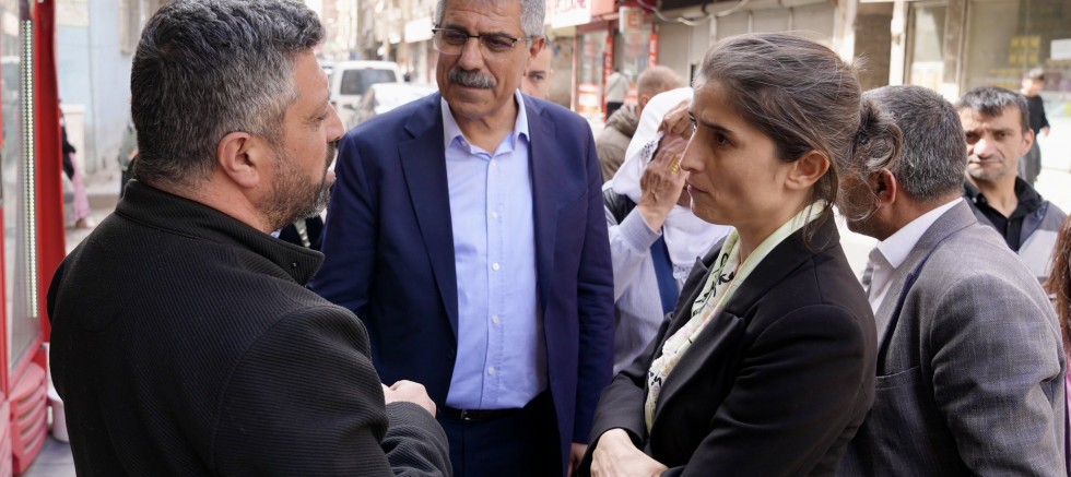 DİYARBAKIR BAĞLAR’DA ESNAF ZİYARETİ: SORUNLAR YERİNDE DİNLENDİ