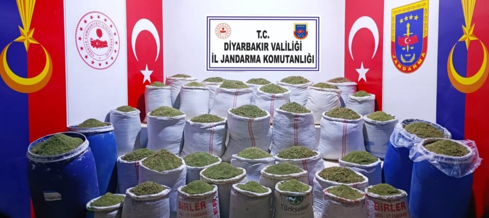 Diyarbakır’da 1,3 ton esrar ele geçirildi