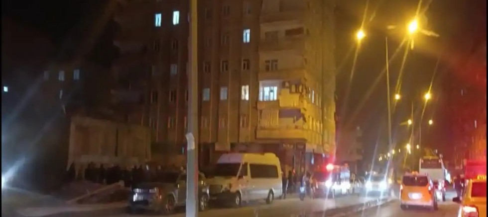Diyarbakır’da 8 katlı bina kolonlardan gelen sesler nedeniyle tahliye edildi