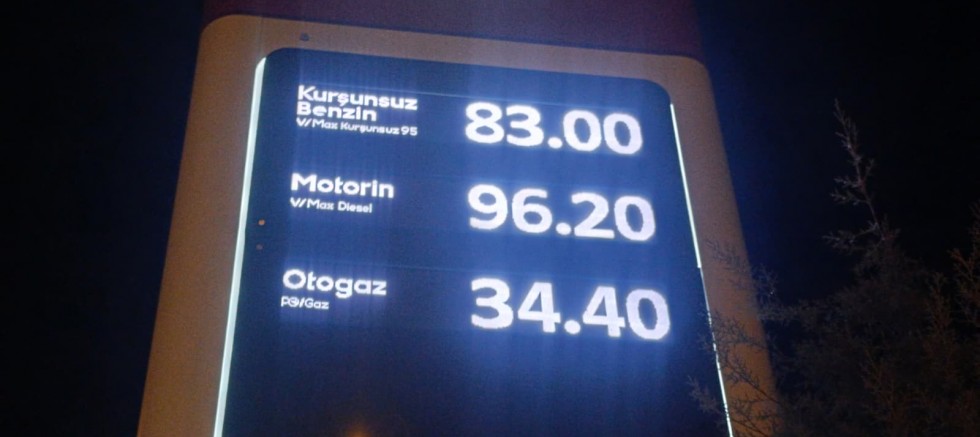 Diyarbakır’da akaryakıt tabelaları hareketli: Motorinde indirim beklentisi sürüyor