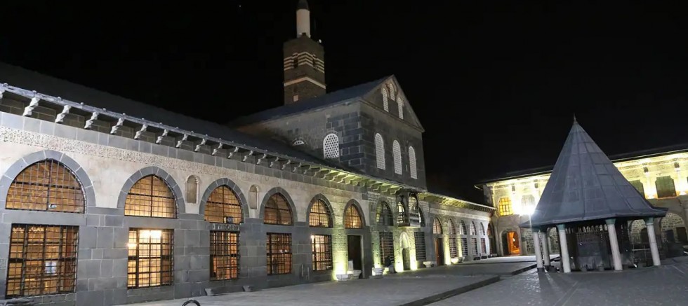 Diyarbakır’da camiler Ramazan’a hazır