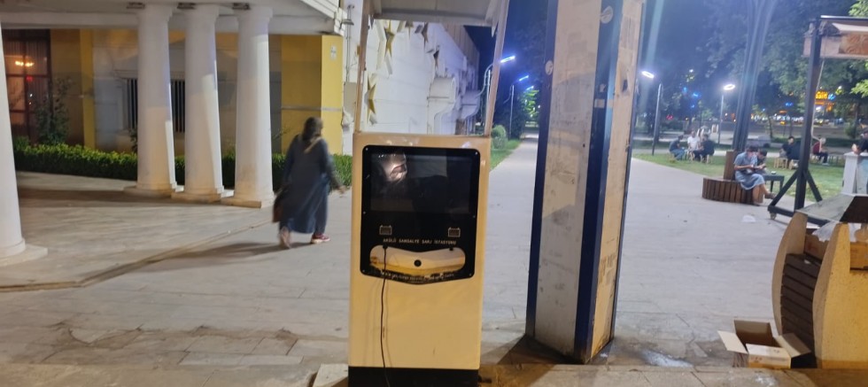 Diyarbakır’da engelli araç şarj istasyonu kullanılamaz halde