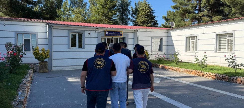 Diyarbakır’da Jandarmadan Suç ve Kaçakçılıkla Mücadelede Yoğun Mesai: 24 Aranan Şahıs Yakalandı