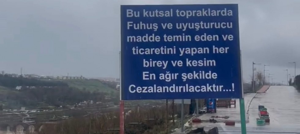 DİYARBAKIR'DA PANKARTLI TEPKİ (VİDEO HABER)