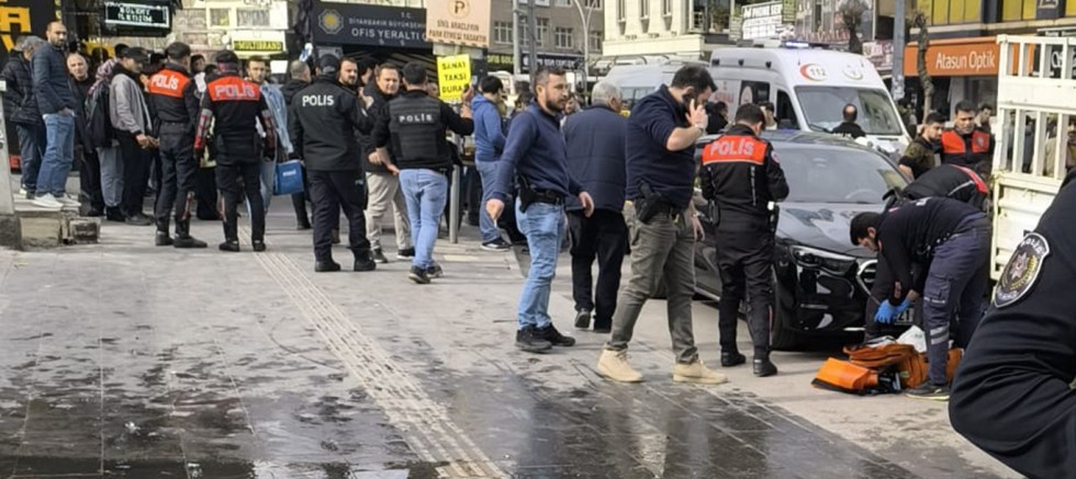 Diyarbakır'da silahlı kavga: 3 yaralı