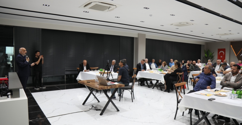 Diyarbakır’da tekstil sektörünün geleceği masaya yatırıldı