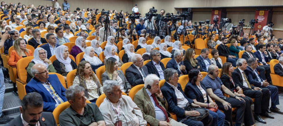 Diyarbakır’da Toplumsal Barış ve Özgürlük Forumu başladı: “Kalıcı barışın adresi Amed” vurgusu