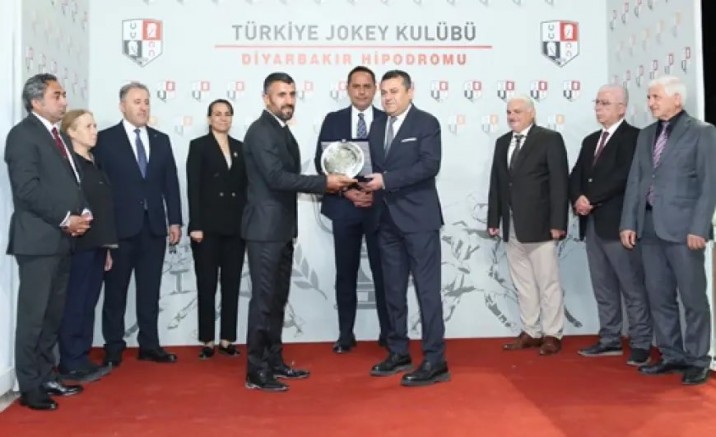 Diyarbakır Hipodromu’nda Ziraat Fakültesi Koşusu Coşkusu
